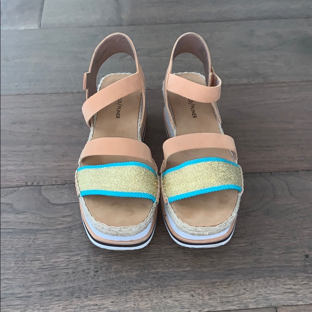 Donald Pliner Platform Sandals Wmns Size 8.5